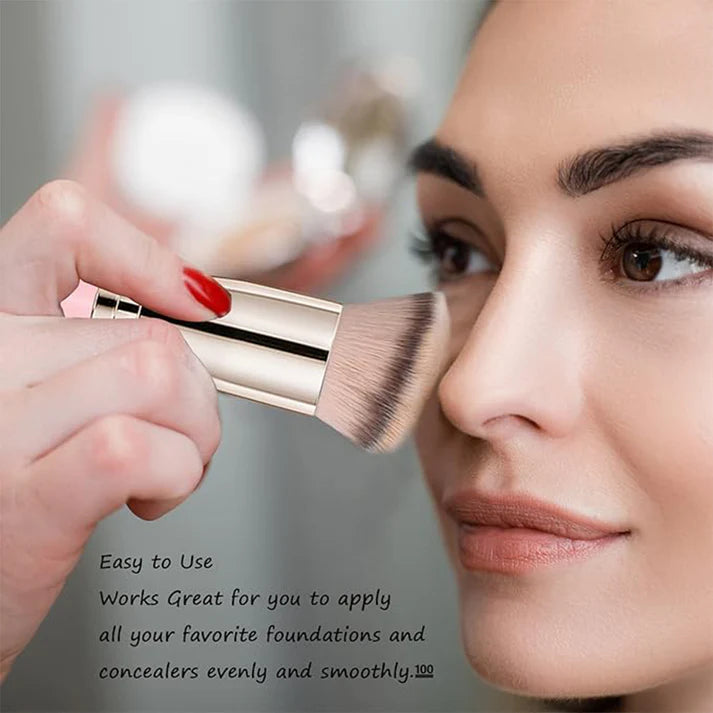Brocha de Maquillaje de Precisión en uso, aplicando maquillaje en un rostro con acabados suaves.